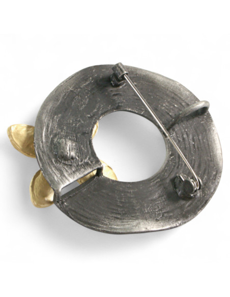 KLASYCZNA BROSZKA BROSZA GALERYJNA ROZETA Z KWIATEM Lolita Accessories