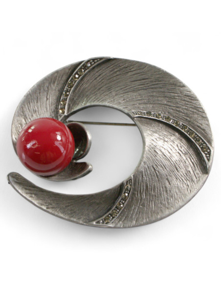 BROSZKA BROSZA GALERYJNA DUŻY ZAWIJAS Z CZERWONĄ PERŁĄ Lolita Accessories