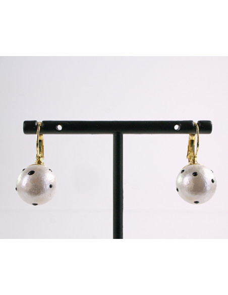 Kolczyki WISZĄCE PERŁY W KROPKI  LOLITA AKCESORIA srebrny sztyft 925