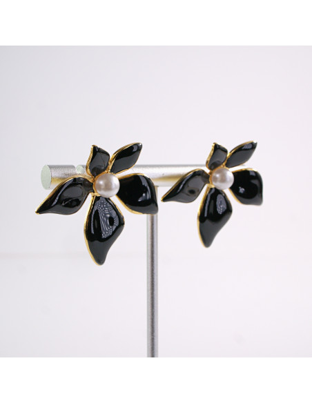 Kolczyki KWIATEK KWIAT Z PERŁĄ CZARNY  STAL CHIRURGICZNA  LOLITA AKCESORIA