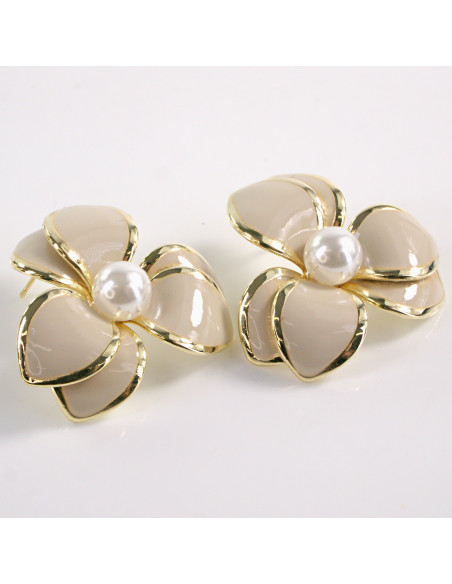 Kolczyki BEŻOWY KWIAT PERŁA KWIATEK LOLITA AKCESORIA srebrny sztyft 925