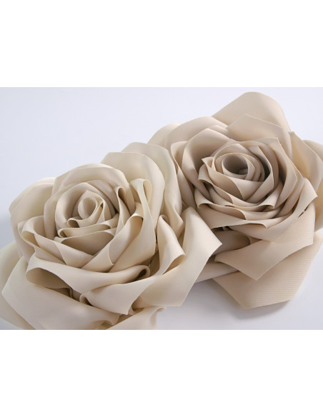 KWIAT Z MATERIAŁU BROSZKA PRZYPINKA LOLITA AKCESORIA RÓŻA 12 cm jasny beż