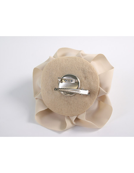 KWIAT Z MATERIAŁU BROSZKA PRZYPINKA LOLITA AKCESORIA RÓŻA 12 cm jasny beż