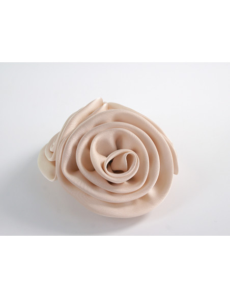 KWIAT Z MATERIAŁU BROSZKA PRZYPINKA LOLITA AKCESORIA POTRÓJNA RÓŻA 11 cm