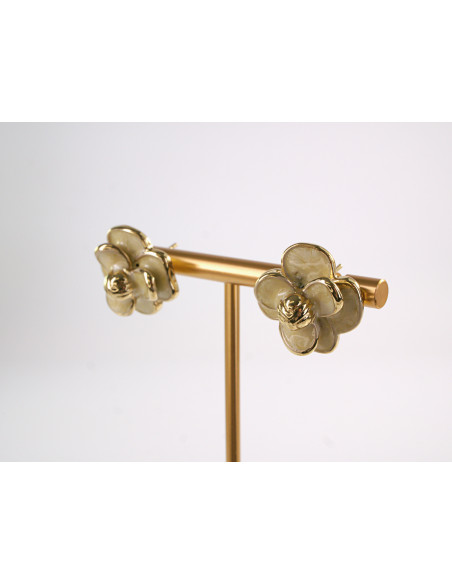 Kolczyki BEŻOWY KWIATY  KWIATKI STAL CHIRURGICZNA  LOLITA AKCESORIA 1,7 cm