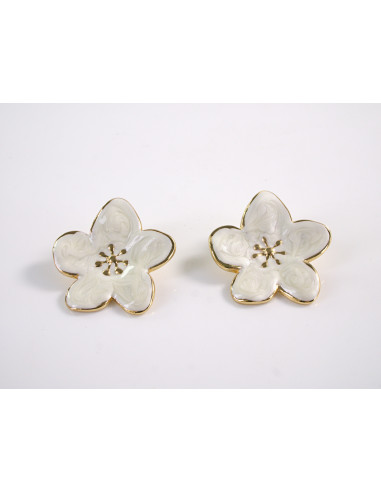 Kolczyki BIAŁY ECRU KWIATY KWIATKI STAL...
