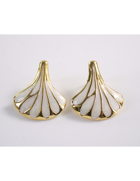 Kolczyki BIAŁY ECRU LIŚĆ MIŁORZĘBU   STAL CHIRURGICZNA  LOLITA AKCESORIA