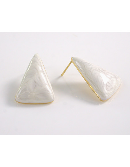 Kolczyki BIAŁY ECRU TRÓJKĄT TRÓJKĄTY  STAL CHIRURGICZNA  LOLITA AKCESORIA