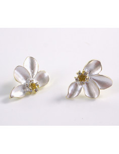 Kolczyki  KWIATKI Z PERŁĄ LOLITA AKCESORIA srebrny sztyft... 2