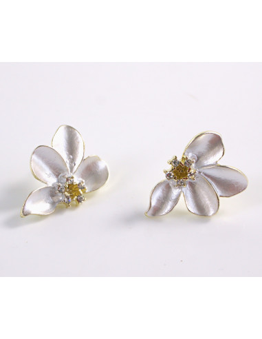 Kolczyki  KWIATKI Z PERŁĄ LOLITA AKCESORIA...