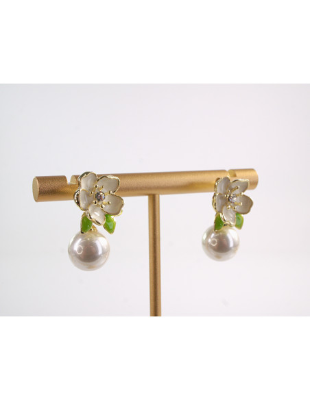 Kolczyki BEŻOWE KWIATY KWIATKI Z PERŁĄ LOLITA AKCESORIA srebrny sztyft 925