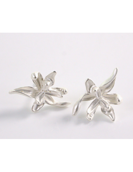 Kolczyki ASYMETRYCZNE  KWIATY SREBRNE KWIATKI  LOLITA AKCESORIA srebrny sztyft 925