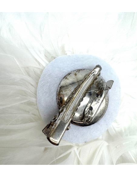 KWIAT Z PIÓR BROSZKA PRZYPINKA PIÓRA PUSZEK LOLITA AKCESORIA 16 CM