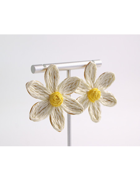 Kolczyki KWIATY BOHO KWIATKI  LOLITA AKCESORIA srebrny sztyft 925 ECRU