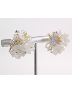 Kolczyki białe KWIATKI KWIATUSZKI LOLITA AKCESORIA...