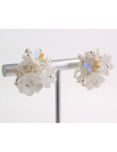 Kolczyki białe KWIATKI KWIATUSZKI LOLITA...