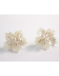 Kolczyki perłowe KWIATKI KWIATUSZKI LOLITA AKCESORIA...