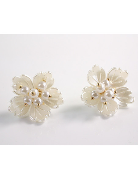 Kolczyki perłowe KWIATKI KWIATUSZKI LOLITA AKCESORIA srebrny sztyft 925