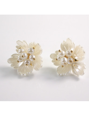 Kolczyki perłowe KWIATKI KWIATUSZKI LOLITA...