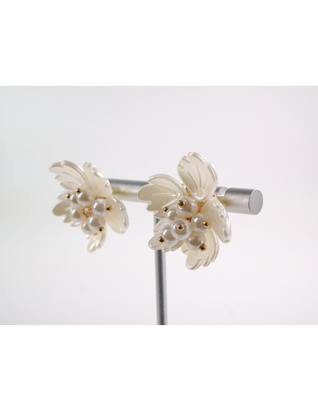 Kolczyki perłowe KWIATKI KWIATUSZKI LOLITA AKCESORIA srebrny sztyft 925