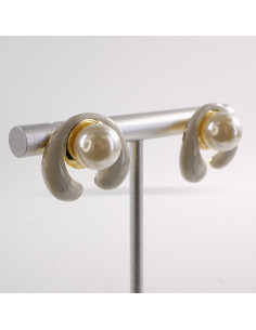 Kolczyki BIAŁE ZAWIJASY Z PERŁĄ LOLITA AKCESORIA STAL... 2