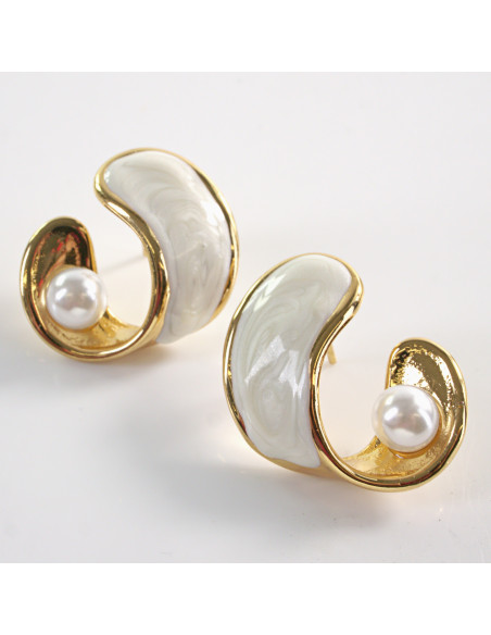 Kolczyki BIAŁE ZAWIJASY Z PERŁĄ LOLITA AKCESORIA STAL CHIRURGICZNA