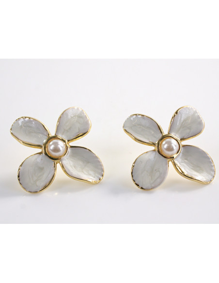 Kolczyki KWIATKI KWIATY ECRU  LOLITA AKCESORIA STAL CHIRURGICZNA