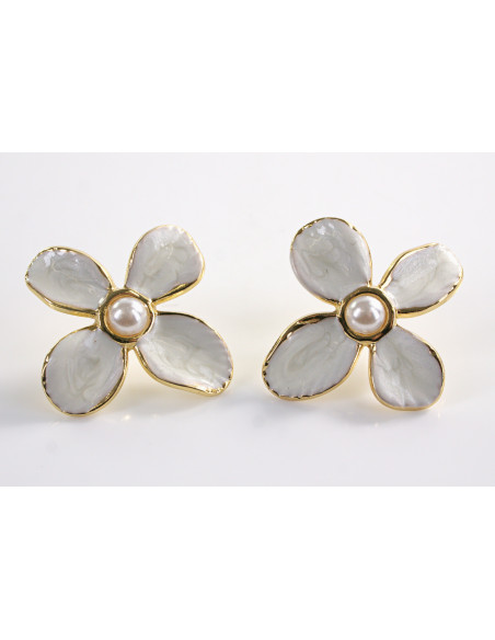 Kolczyki KWIATKI KWIATY ECRU  LOLITA AKCESORIA STAL CHIRURGICZNA