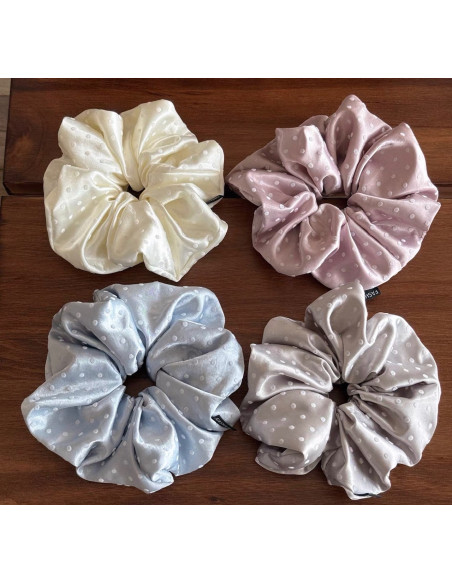 GUMKA DUŻA SCRUNCHIE SATYNOWA MEGA XXXL SATYNA ŚR.18 CM NIEBIESKI KROPKI