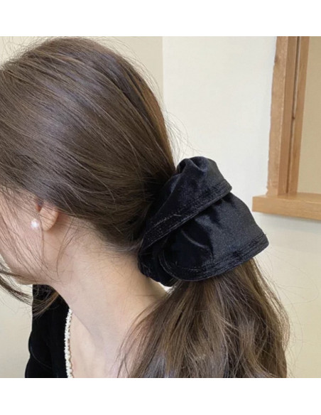 GUMKA DUŻA SCRUNCHIE AKSAMITNA LAMÓWKA MEGA XXXL CZARNY ŚR. 20 CM