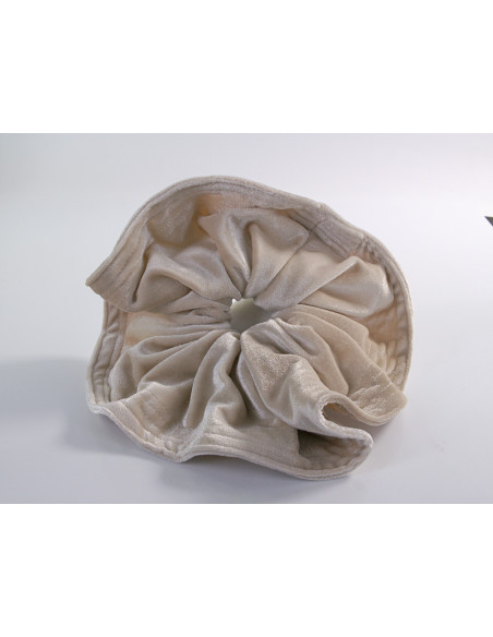 GUMKA DUŻA SCRUNCHIE AKSAMITNA LAMÓWKA MEGA XXXL ECRU ŚR. 20 CM