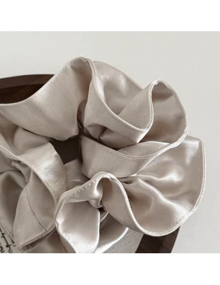 GUMKA DUŻA SCRUNCHIE MARSZCZONA  PODWÓJNA XXL  ŚR. 14 CM JASNY BEŻ