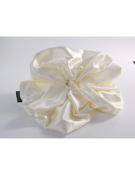 GUMKA DUŻA SCRUNCHIE SATYNOWA  XXXL SATYNA ŚR. 22 CM BIAŁY ECRU