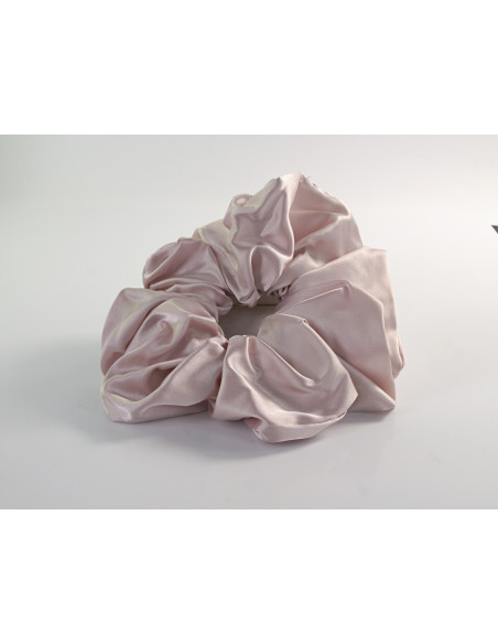 GUMKA DUŻA SCRUNCHIE  DELIKATNA SATYNA ŚR. 16 CM pudrowy róż