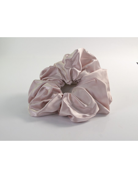 GUMKA DUŻA SCRUNCHIE  DELIKATNA SATYNA ŚR. 16 CM pudrowy róż