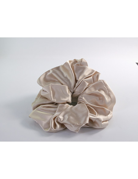 GUMKA DUŻA SCRUNCHIE  DELIKATNA SATYNA ŚR. 16 CM ECRU