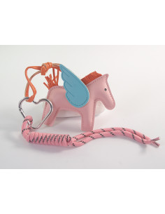 BRELOK DO TOREBKI NA KLUCZE EKO SKÓRA KONIK ZE SKRZYDŁAMI... 2