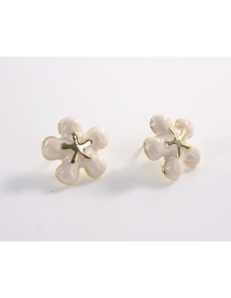 Kolczyki KWIATKI KWIATUSZKI ECRU LOLITA AKCESORIA srebrny sztyft 925