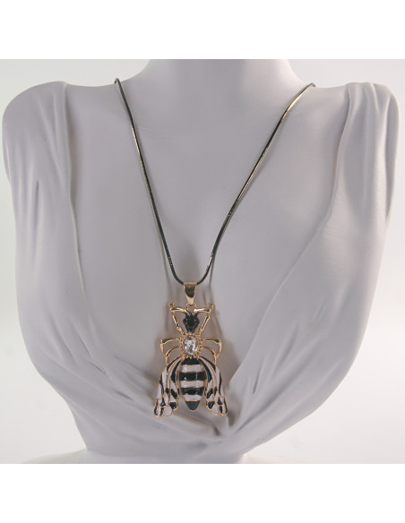 NASZYJNIK DŁUGI WISIOR  MEDALION Lolita Akcesoria ELEGANCKA MUCHA