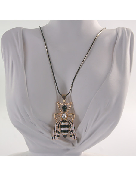 NASZYJNIK DŁUGI WISIOR  MEDALION Lolita Akcesoria ELEGANCKA MUCHA