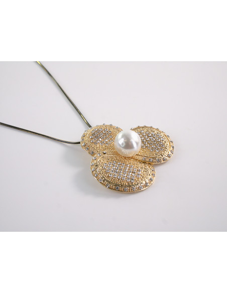 NASZYJNIK DŁUGI WISIOR MEDALION Lolita Akcesoria ZŁOTY  KWIAT Z PERŁĄ