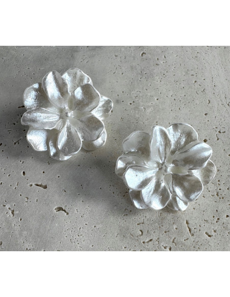 Kolczyki BIAŁE KWIATY KWIATKI Lolita AKCESORIA srebrny sztyft 925