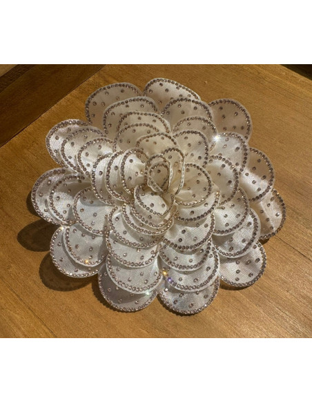 KWIAT Z MATERIAŁU BROSZKA PRZYPINKA LOLITA ACCCESSORIES CRYSTAL AB BEŻ ECRU