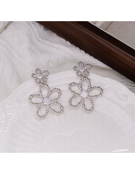 Kolczyki Kwiatek Srebrne Kwiatki Lolita Accessories srebrny sztyft 925