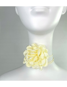 Naszyjnik z kwiatkiem CHOKER BOHO wiązany na rzemyku na...