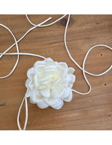 Naszyjnik z kwiatkiem CHOKER BOHO wiązany na rzemyku na szyję i pas 9 cm