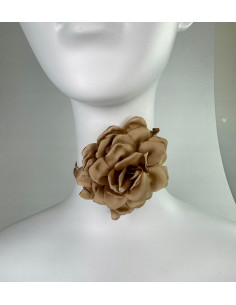 Naszyjnik z kwiatkiem CHOKER BOHO wiązany na rzemyku na...