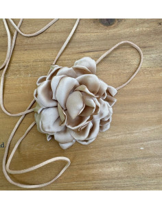 Naszyjnik z kwiatkiem CHOKER BOHO wiązany na rzemyku na... 2