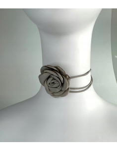 Naszyjnik z kwiatkiem CHOKER BOHO wiązany na rzemyku na...